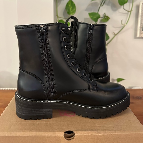 Combat Boots - Picture 4 of 5